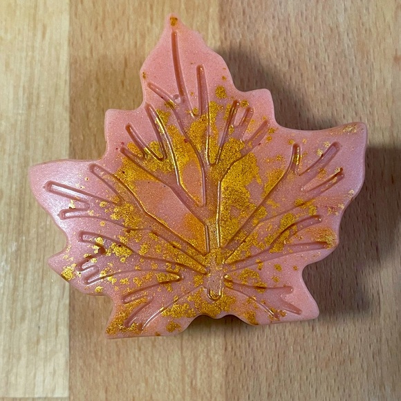 (4 Pack) Handmade Fall Theme Soap - Picture 5 of 6